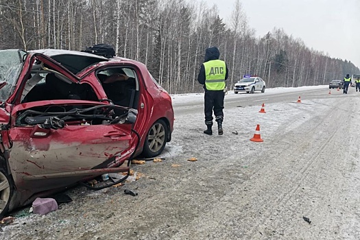 В лобовом ДТП на свердловской трассе погибли две женщины