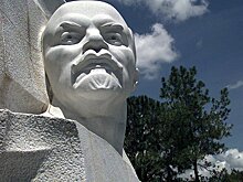 Памятники Ленину валяются на свалке - казахстанские коммунисты возмущены