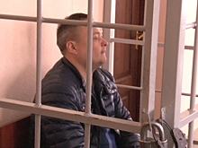 Задержанному в Омске за взятку полицейскому Лебедеву продлили домашний арест