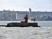 В порт Мариуполя зашло первое судно