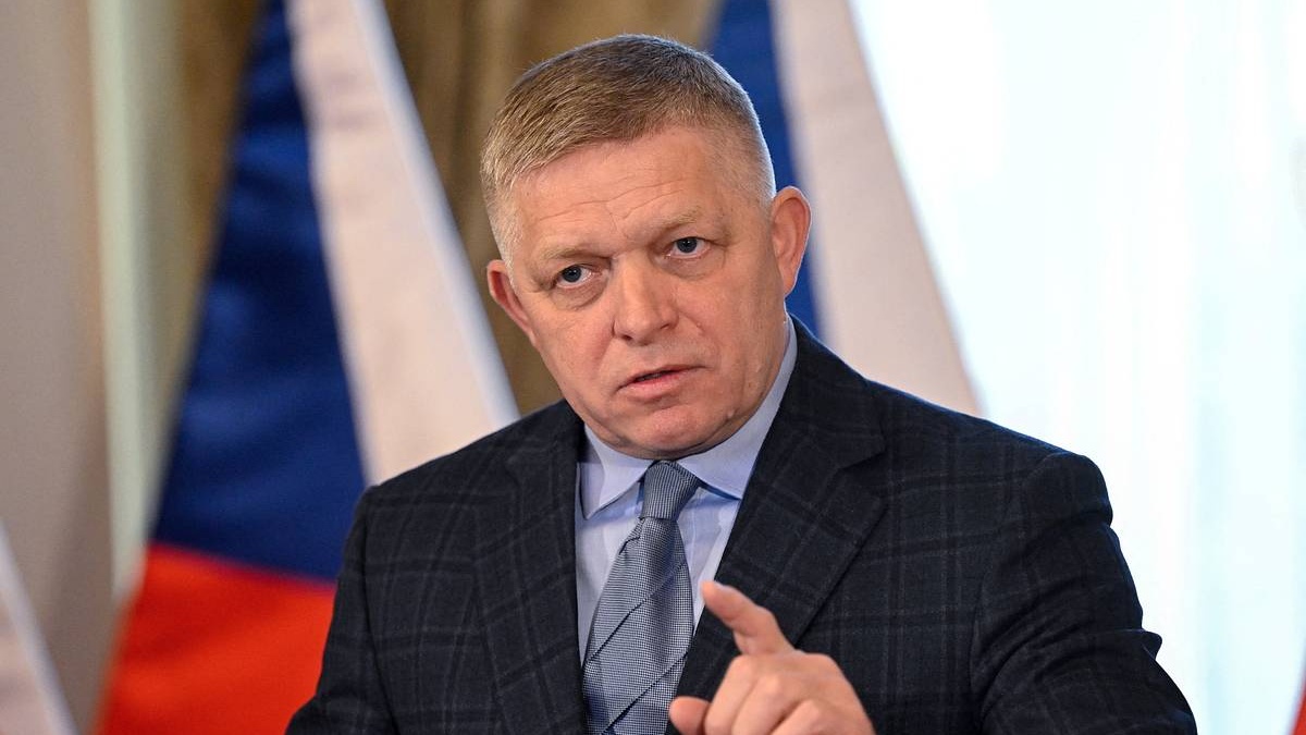 Премьер Словакии заявил о беззащитности страны из-за помощи Украине