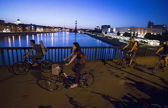 Четвертый «Ночной велопарад» прошел в Москве