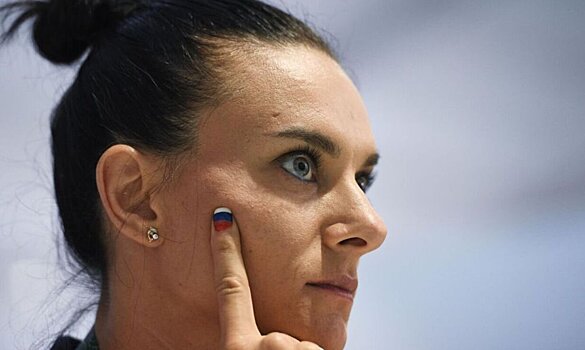 ФНС разблокировала операции по счетам Исинбаевой. Они были заблокированы из-за долга в 283 тысячи рублей