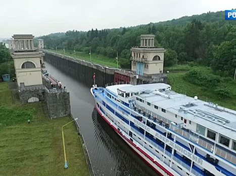 По каналу имени Москвы отправился в путь миллионный пассажир