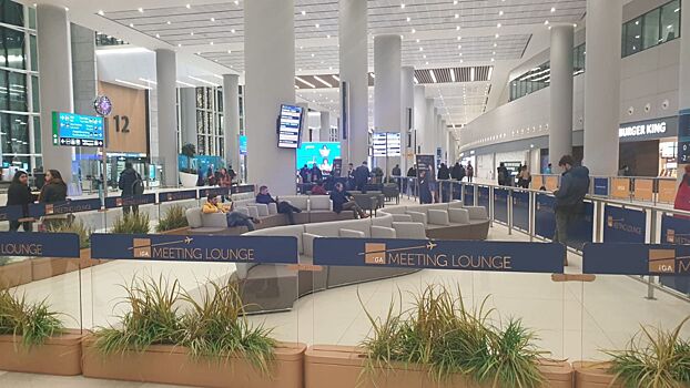 В турецком аэропорту запретили встречать пассажиров
