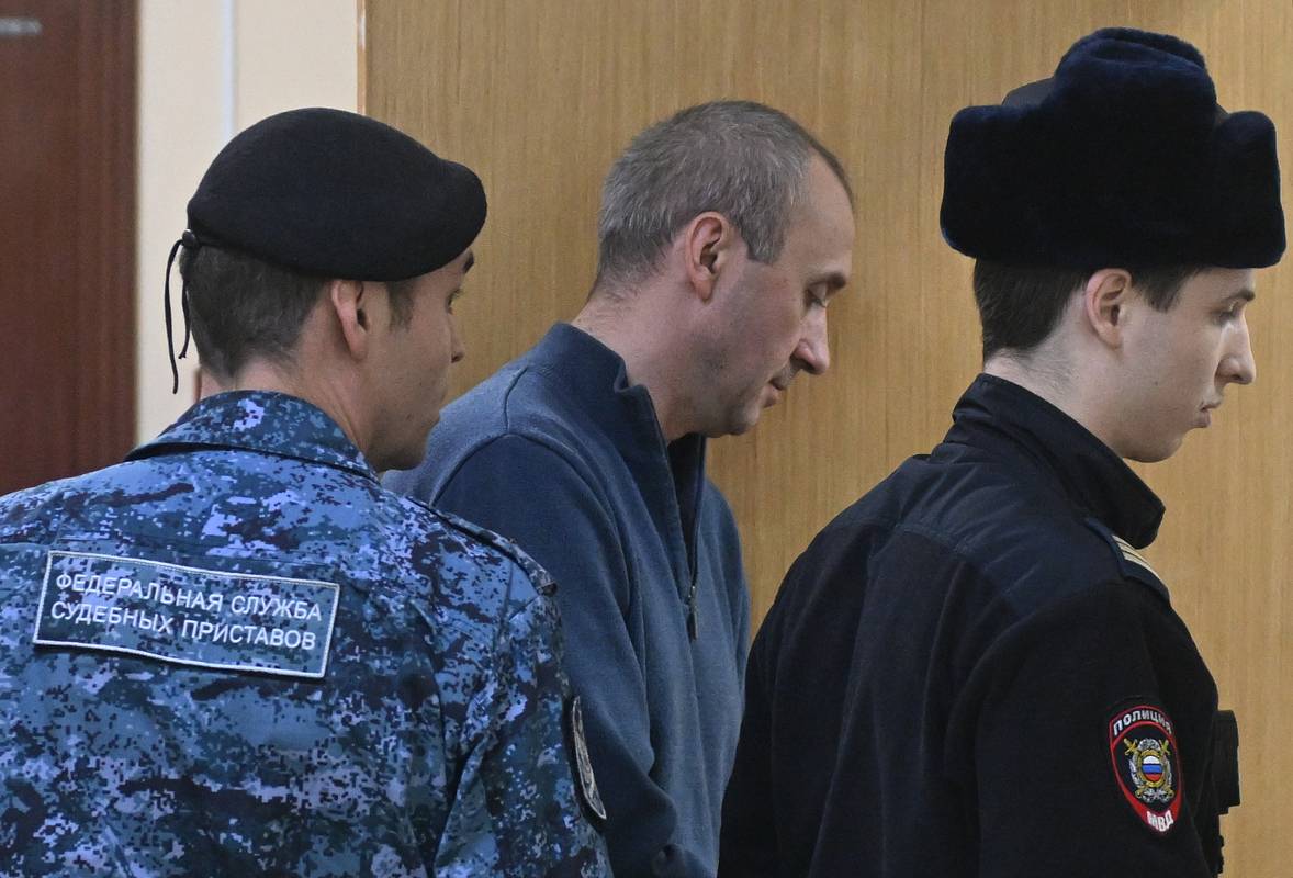 Генералу Росгвардии запросили 12 лет колонии за поставки ружей Выжигатель