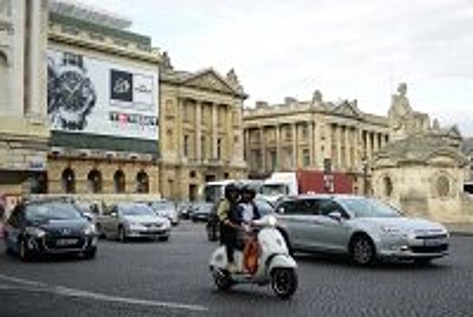 В Париже из-за забастовки закрыли Эйфелеву башню