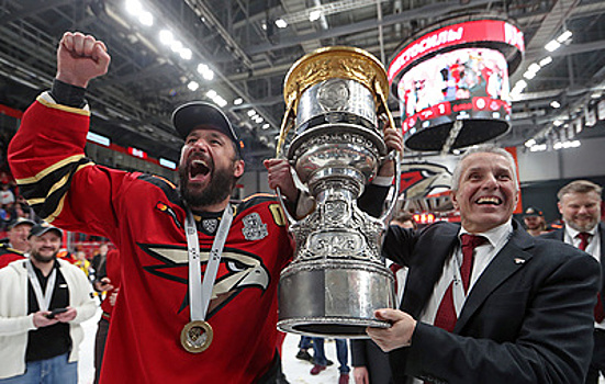 Главный тренер "Авангарда" Хартли заявил, что Ковальчук хочет вернуться в НХЛ