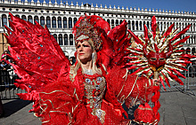 "Полет ангела", маски и парад гондол: как проходит Венецианский карнавал