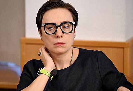 Популярная телеведущая назвала дураками уехавших из России артистов