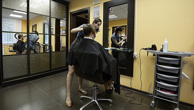 Московских парикмахеров и косметологов заставят пройти экзамены