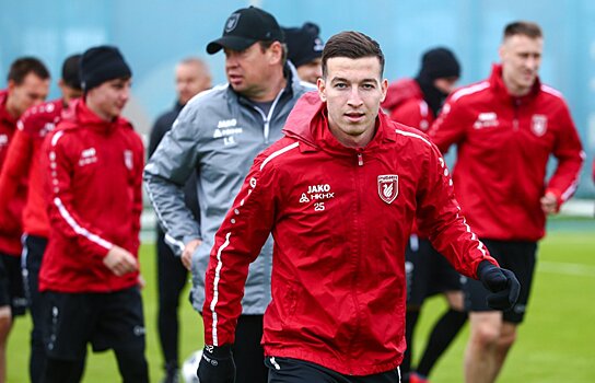 "Рубин" в меньшинстве обыграл "Динамо" и стал еще ближе к еврокубкам. "Ротор" увеличил свои шансы на спасение