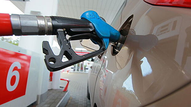 СМИ: правительство не будет продлевать соглашение о контроле цен на топливо