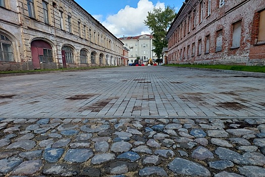 В Архангельске отреставрировали участок булыжной мостовой XIX века