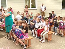 В Пензе будущим первоклашкам вручили рюкзаки и канцтовары