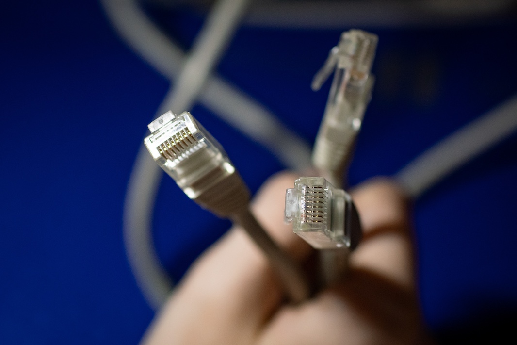 «Исключает полную изоляцию»: учёный — о вероятности отключения России от интернета и перспективах спутниковой связи