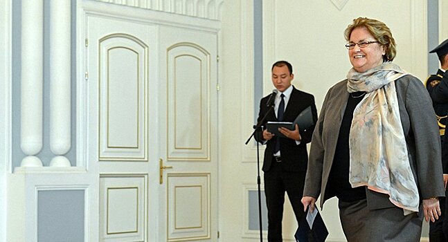Назначенная Обамой посол США в Кыргызстане покидает свой пост