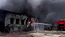 Сгорел до тла: огонь охватил автосервис в Новороссийске