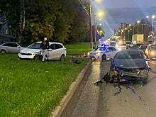 На Ленина «Киа» вылетела на газон после столкновения с «Лифаном»