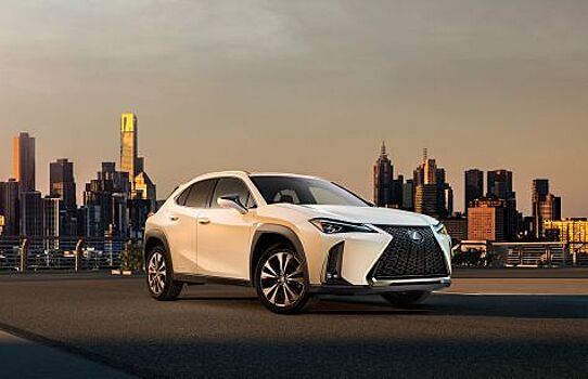 Lexus UX: что за зверь такой неожиданный?