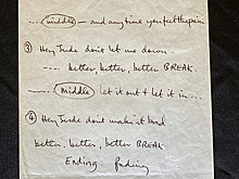 Текст песни The Beatles продали за 910 000$