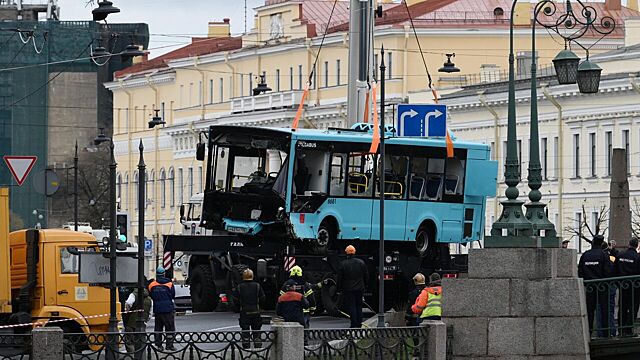 По делу об утонувшем в Петербурге автобусе задержан новый фигурант