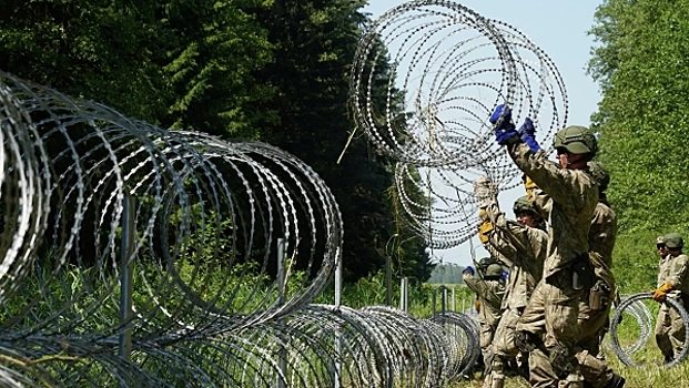 Латвия объявила режим ЧС на границе с Белоруссией