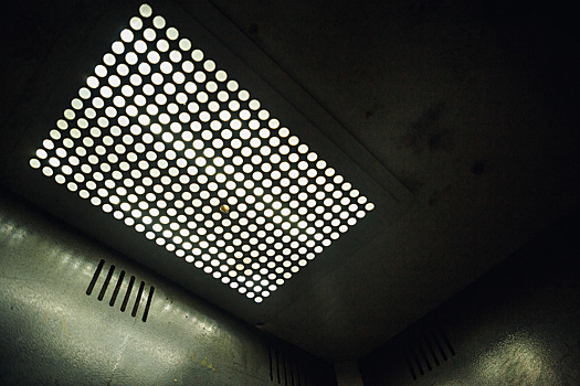 Лифт с людьми упал в Московской области