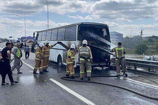 Автобус на трассе Кавказ вспыхнул мгновенно: пассажиры успели чудом спастись