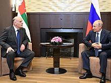 Путин и президент Абхазии провели встречу в Сочи