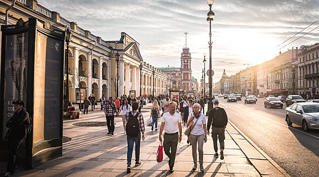 «Старым Невским моим, да по той стороне»: россияне признали Санкт-Петербург лучшим прогулочным городом