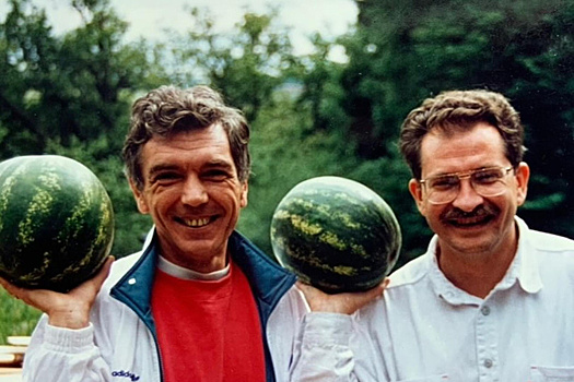 Вдова Влада Листьева показала фото телеведущего с Юрием Николаевым