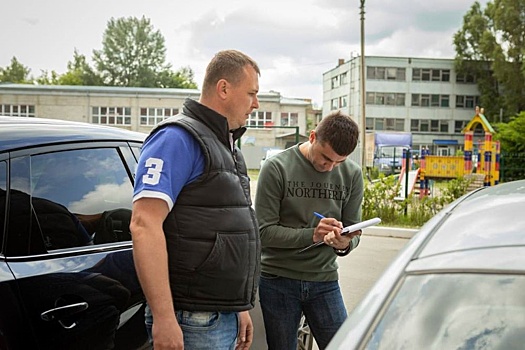 В Курске обломки беспилотника повредили многоквартирный дом и три автомобиля