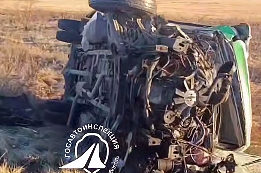 Маршрутка протаранила стоящую "Газель" на челябинской трассе