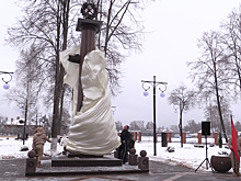 «Этот памятник должны были установить 100 лет назад»: монумент к 100‐летию основания порохового завода открыли в Рошале