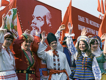 Описаны типичные черты представителя советского народа