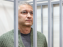 При обысках в доме Тимура Иванова нашли оружие