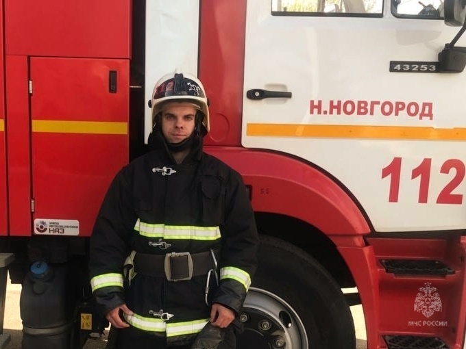 Нижегородский пожарный помог соседям отстоять дома от огня