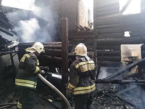 В центре Самары горит расселенный дом