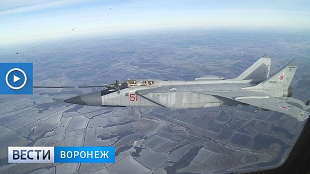 Воронежские военные лётчики показали виртуозную заправку прямо в небе