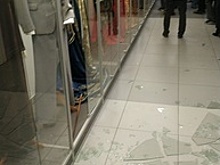Пьяный посетитель разбил витрину и украл из музея «Ленфильма» цилиндр «принца Флоризеля»