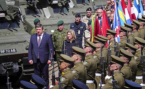 Англосаксы готовят Прибалтику «погибнуть геройски» под гусеницами русских танков