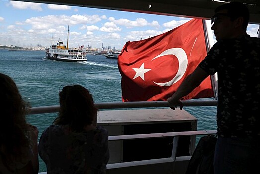 Курс турецкой лиры снизился на 5% перед воскресными выборами в стране