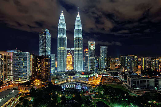 Невероятные Башни Петронас в Куала-Лумпур, столице Малайзии