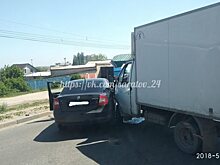 ГАЗель в Саратове протаранила иномарку