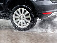 Автоэксперт Моржаретто: водителям стоит объезжать лужи в дождливую погоду