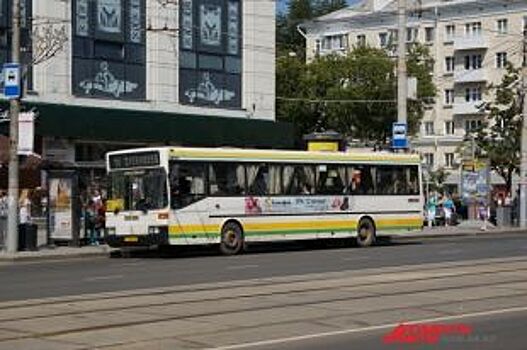В Перми автобус столкнулся с двумя автомобилями