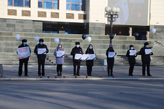 В Ханкайском районе Приморского края полицейские совместно с волонтерами провели акцию «Осторожно, водитель!» 