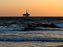 В Астраханской области решили обложить нефтедобытчиков Каспийского шельфа налогом на имущество