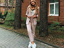 Рита Дакота восхитила подписчиков видеороликом про осеннюю прогулку с мамой и дочерью